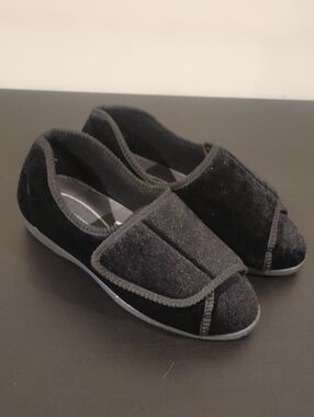Women’s Black Velour Comfort Slip-On Diabetic Shoes With Velcro Closure